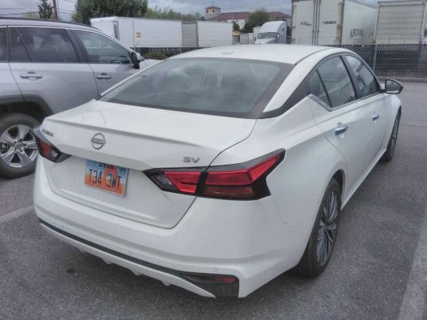 Used 2024 Nissan Altima 2.5 SV FWD image 4