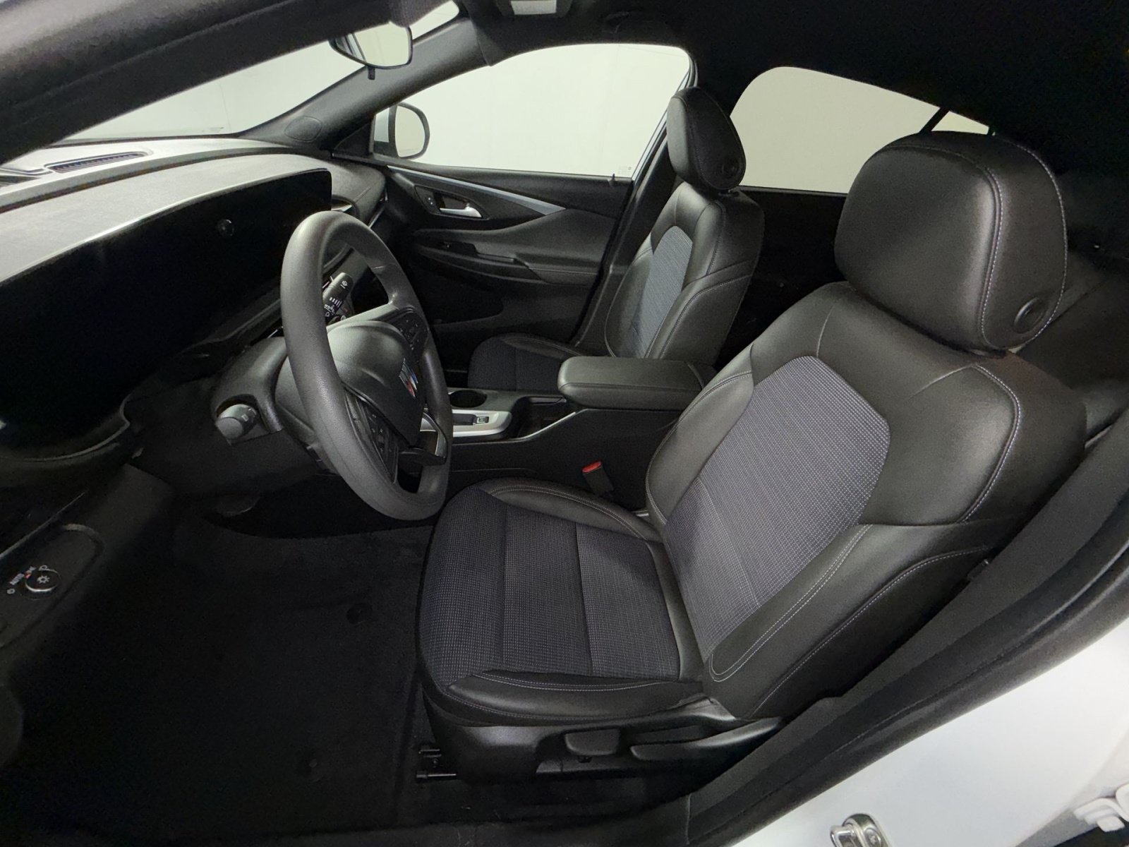 Used 2024 Buick Envista Preferred FWD image 13