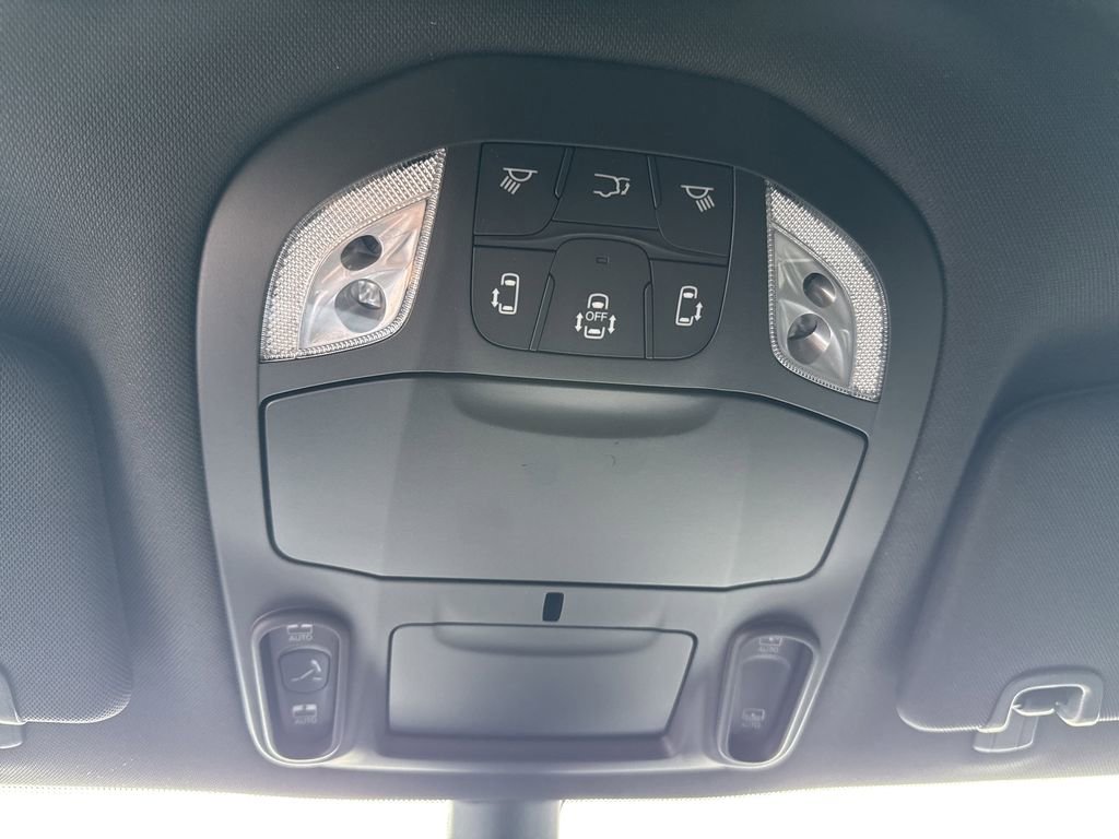 New 2026 Chrysler Pacifica Limited w/ S Appearance Package image 35