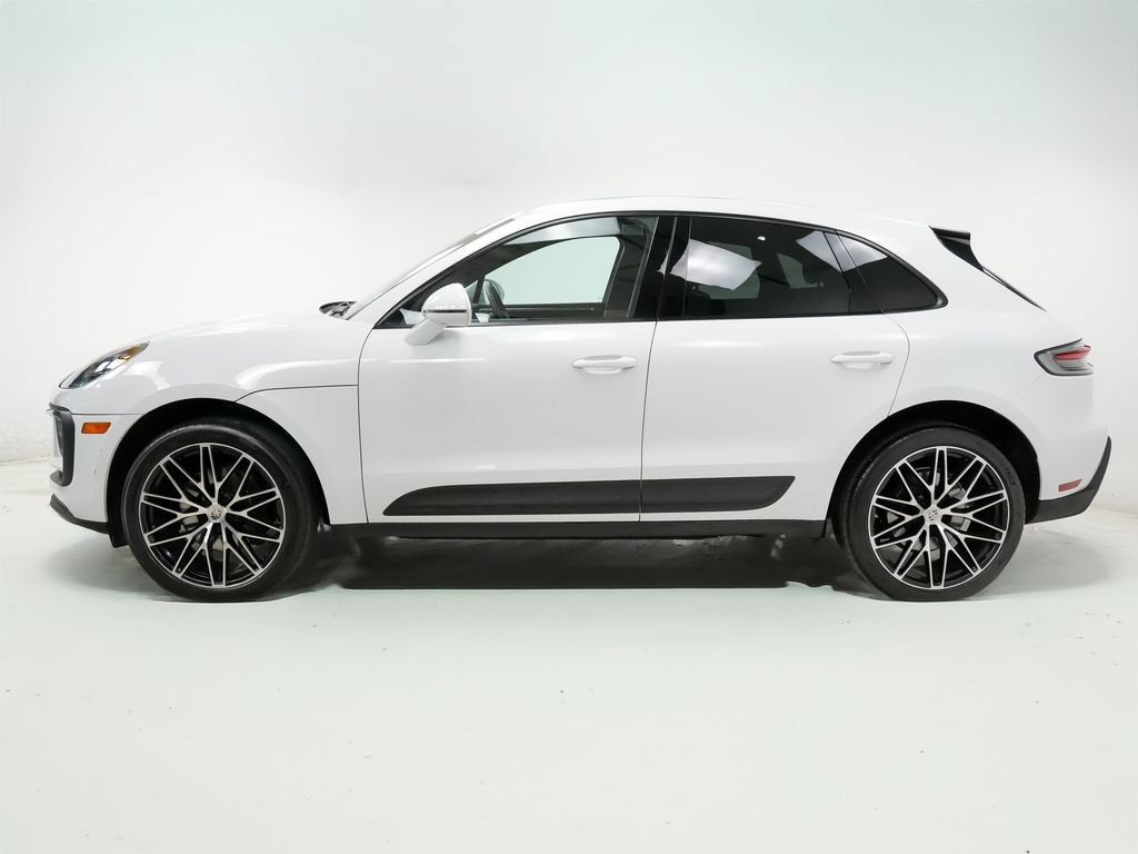 Certified 2023 Porsche Macan AWD/4WD image 2