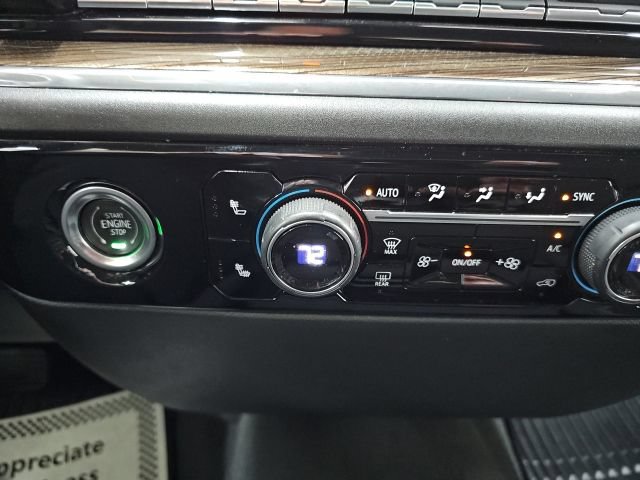 Used 2023 Chevrolet Silverado 1500 LT AWD/4WD image 8