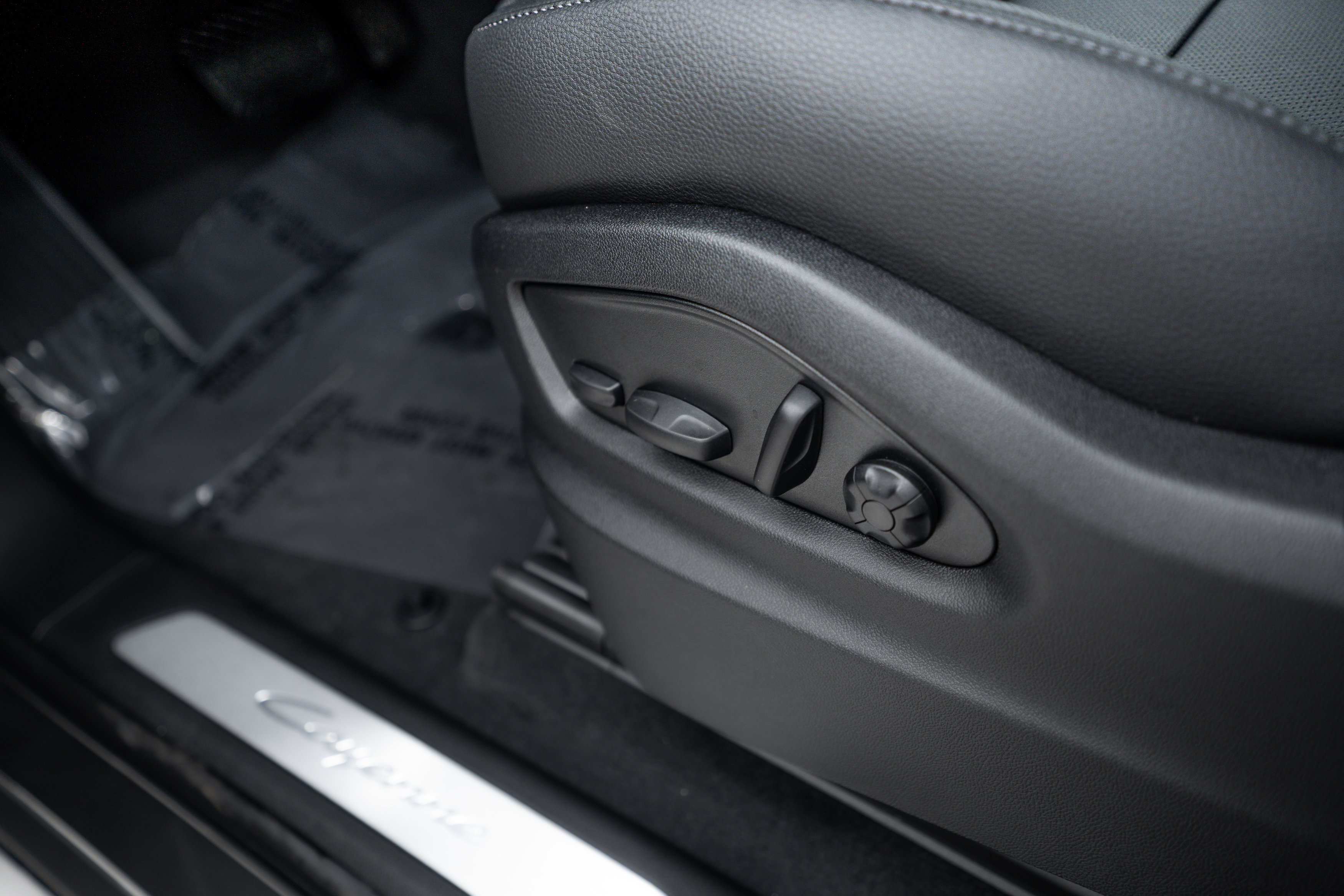 New 2026 Porsche Cayenne image 19