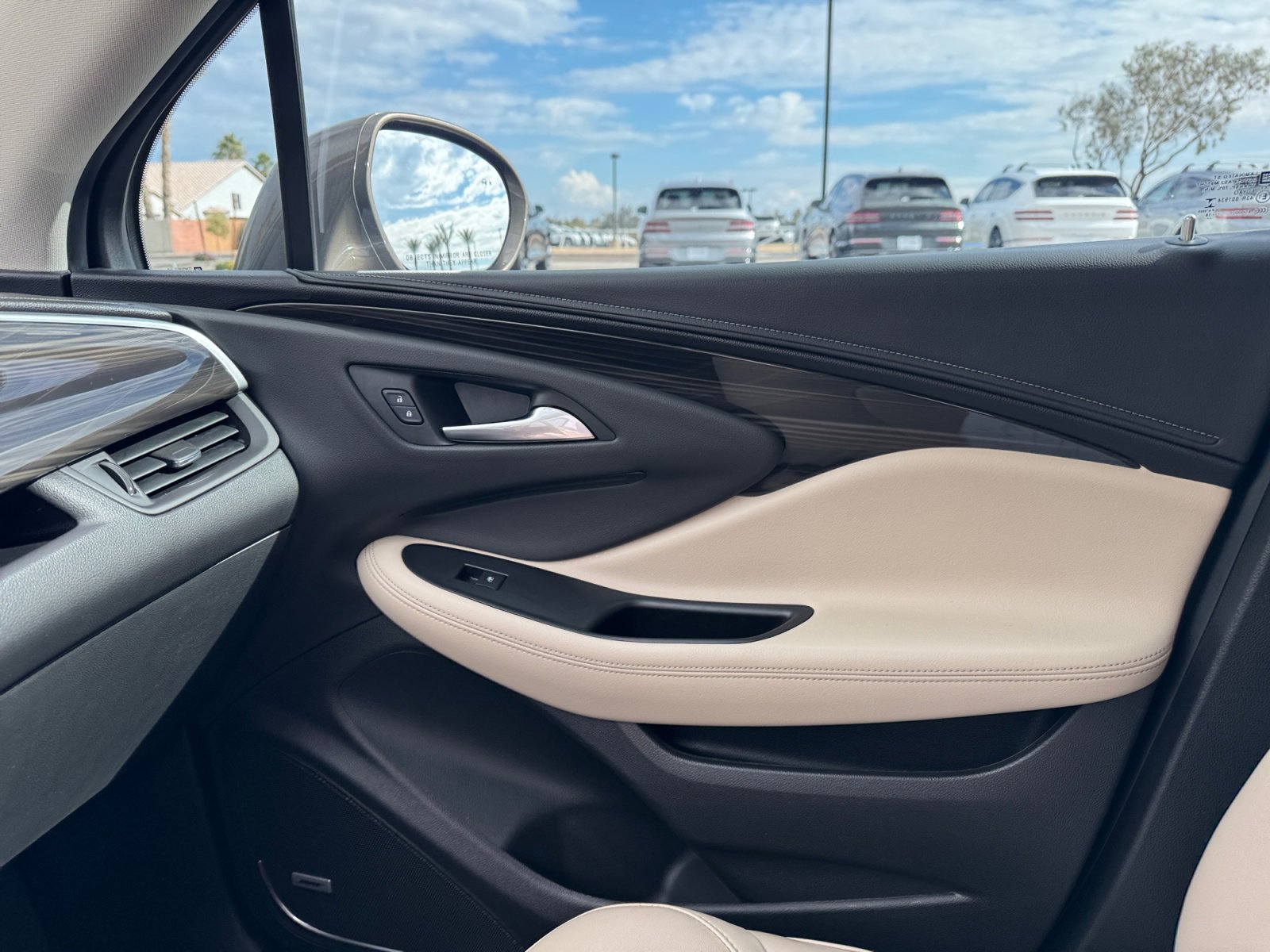 Used 2019 Buick Envision Premium w/ Driver Confidence Package image 16