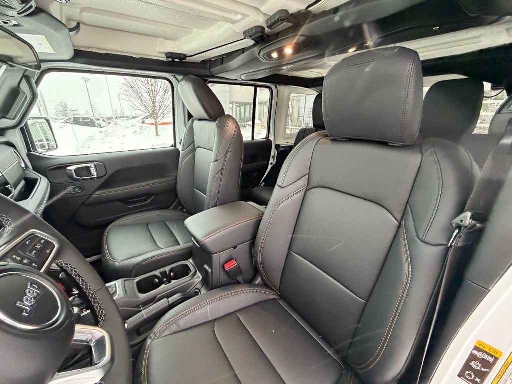 New 2026 Jeep Wrangler Unlimited Sahara AWD/4WD image 25