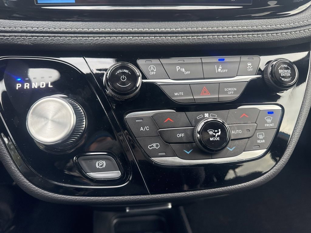 New 2026 Chrysler Pacifica Select image 28