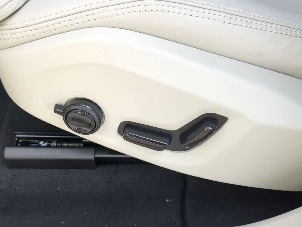 New 2026 Volvo XC60 B5 Ultra w/ Protection Package Premier image 16