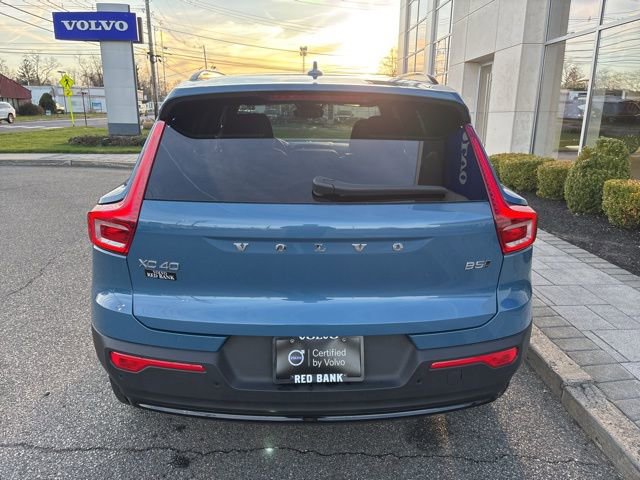 Used 2025 Volvo XC40 B5 Plus image 4