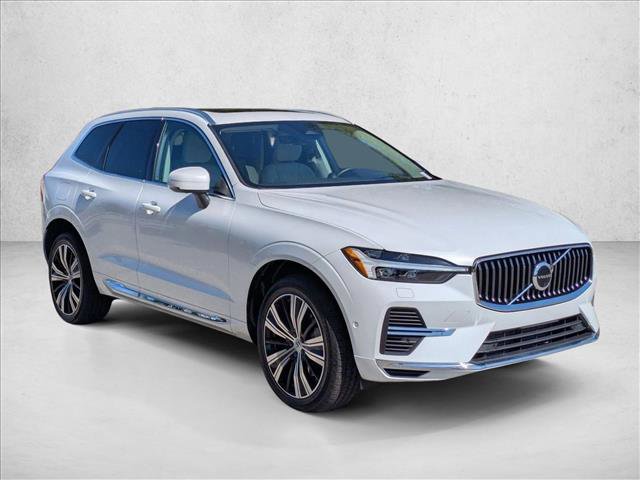 Used 2022 Volvo XC60 T8 Inscription w/ Advanced Package image 3