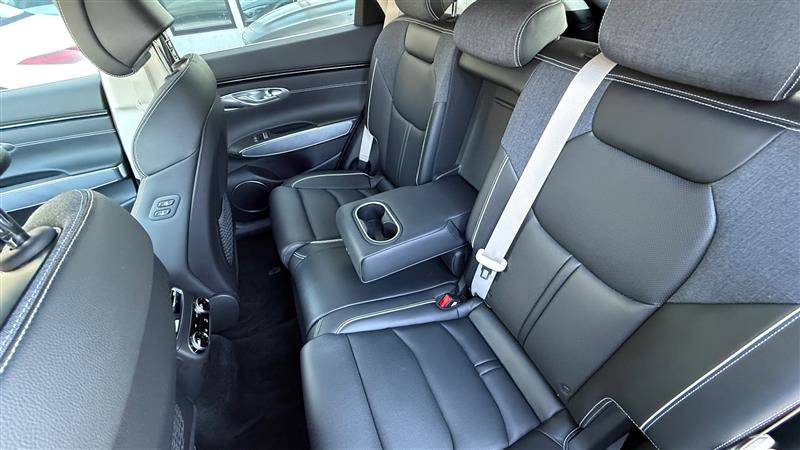 Used 2023 Genesis Electrified GV70 Advanced image 17