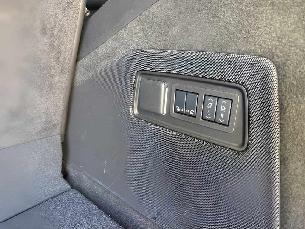 Used 2025 Cadillac Escalade Sport Platinum image 23