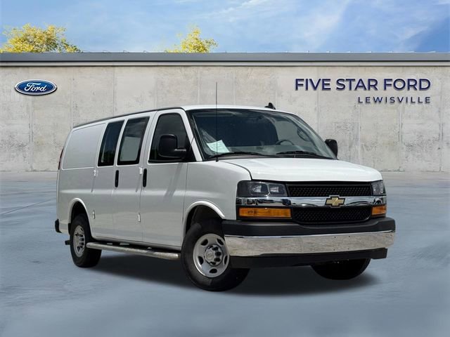 Used 2024 Chevrolet Express 2500 w/ Driver Convenience Package RWD image 2