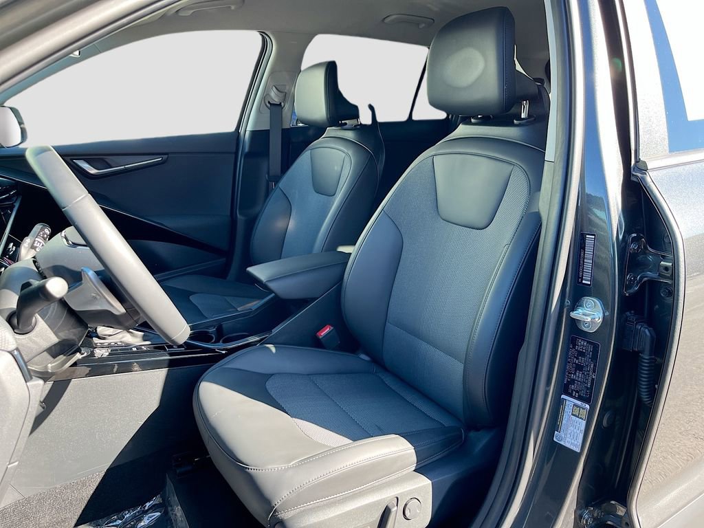 Certified 2024 Kia Niro EX image 27