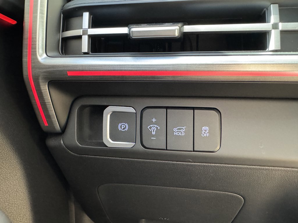 Used 2024 Hyundai Santa Fe Limited image 30