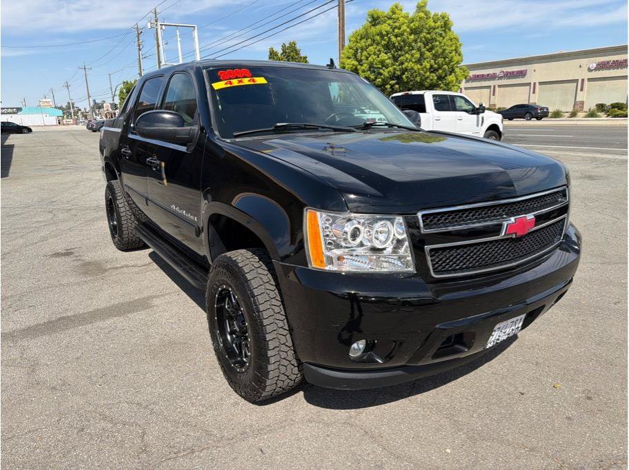 Used 2008 Chevrolet Avalanche LT w/ Convenience Package #1 AWD/4WD image 2