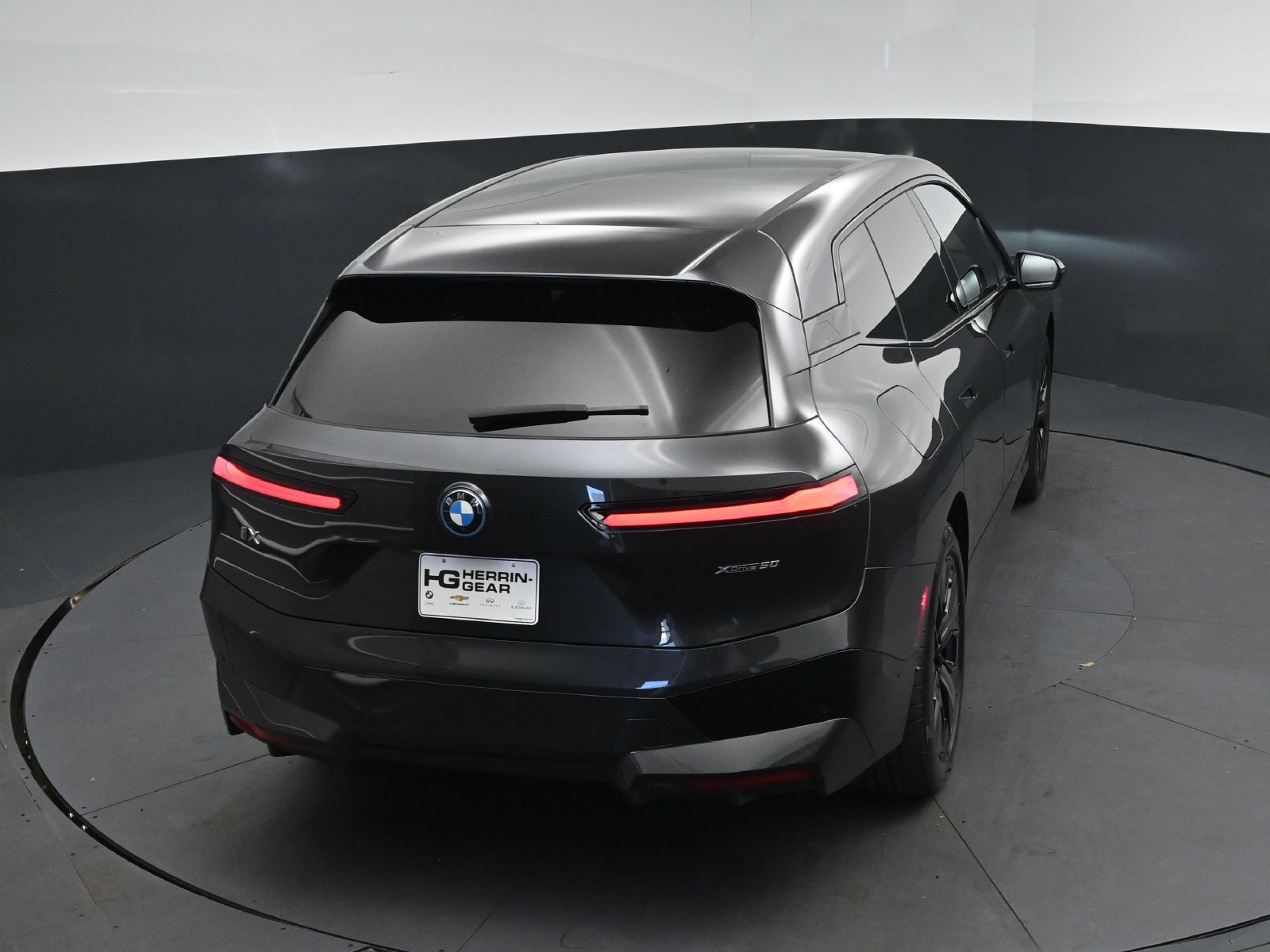 Certified 2024 BMW iX xDrive50 w/ Premium Package AWD/4WD image 34
