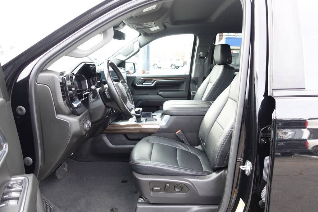 Used 2024 Chevrolet Silverado 1500 RST AWD/4WD image 19