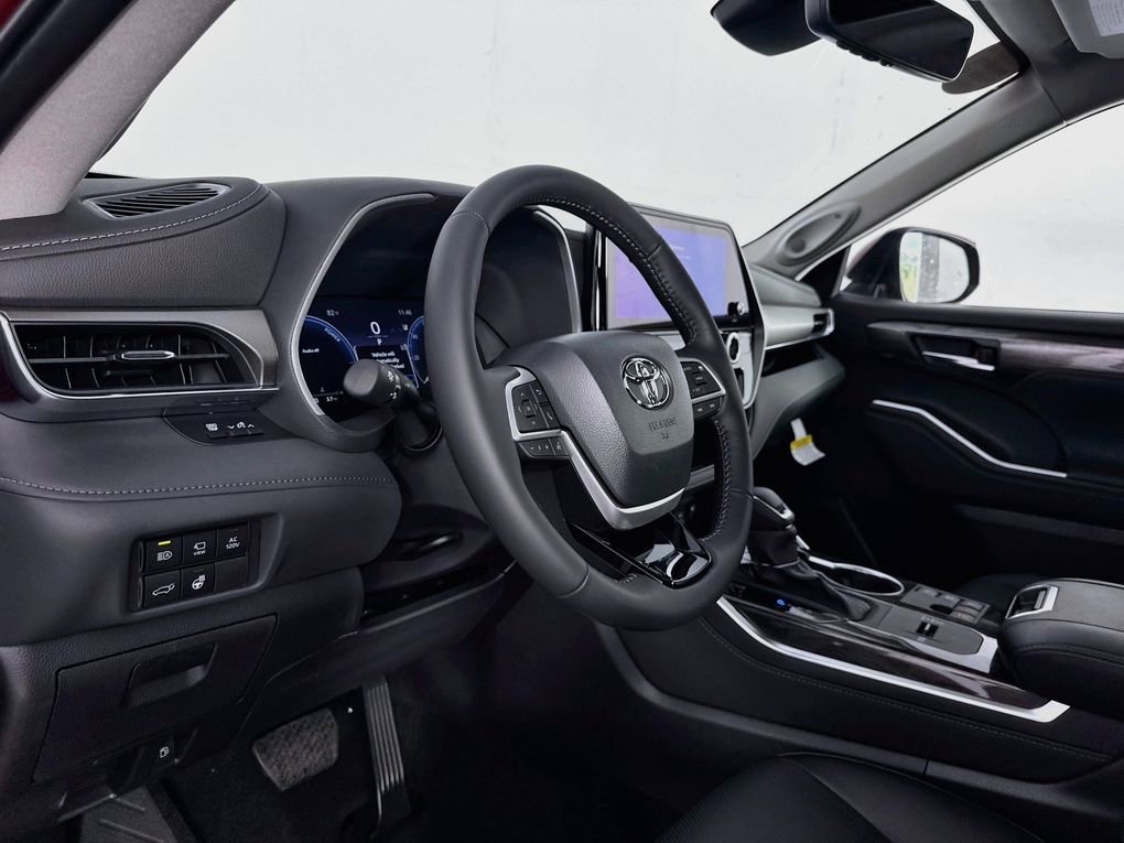 New 2026 Toyota Highlander Limited AWD/4WD image 13