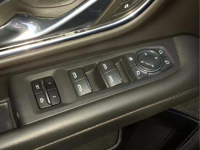 Used 2023 Chevrolet Suburban High Country w/ Premium Package AWD/4WD image 17