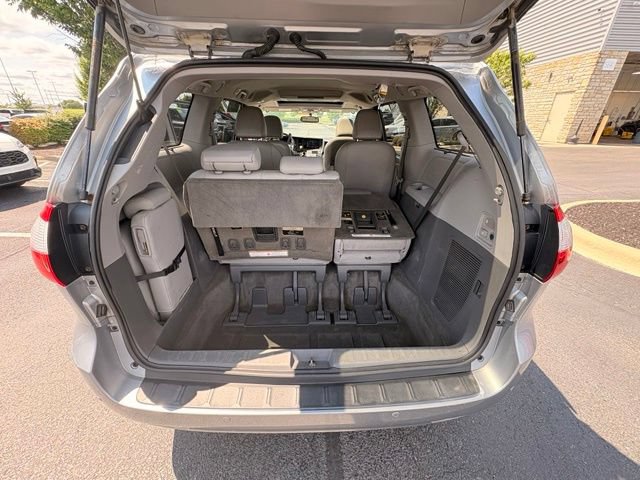 Used 2015 Toyota Sienna XLE Premium FWD image 14