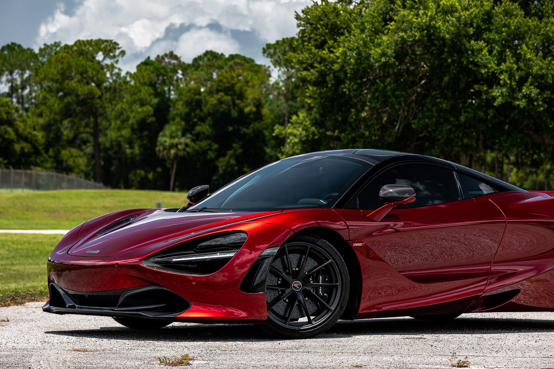 Used 2018 McLaren 720S Luxury RWD image 3