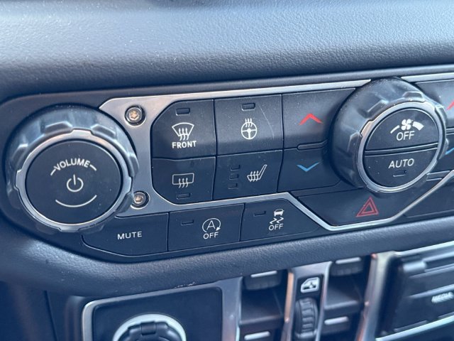 Used 2026 Jeep Wrangler Unlimited Sahara AWD/4WD image 19