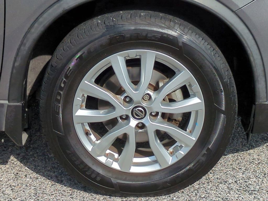 Certified 2020 Nissan Rogue SV image 11