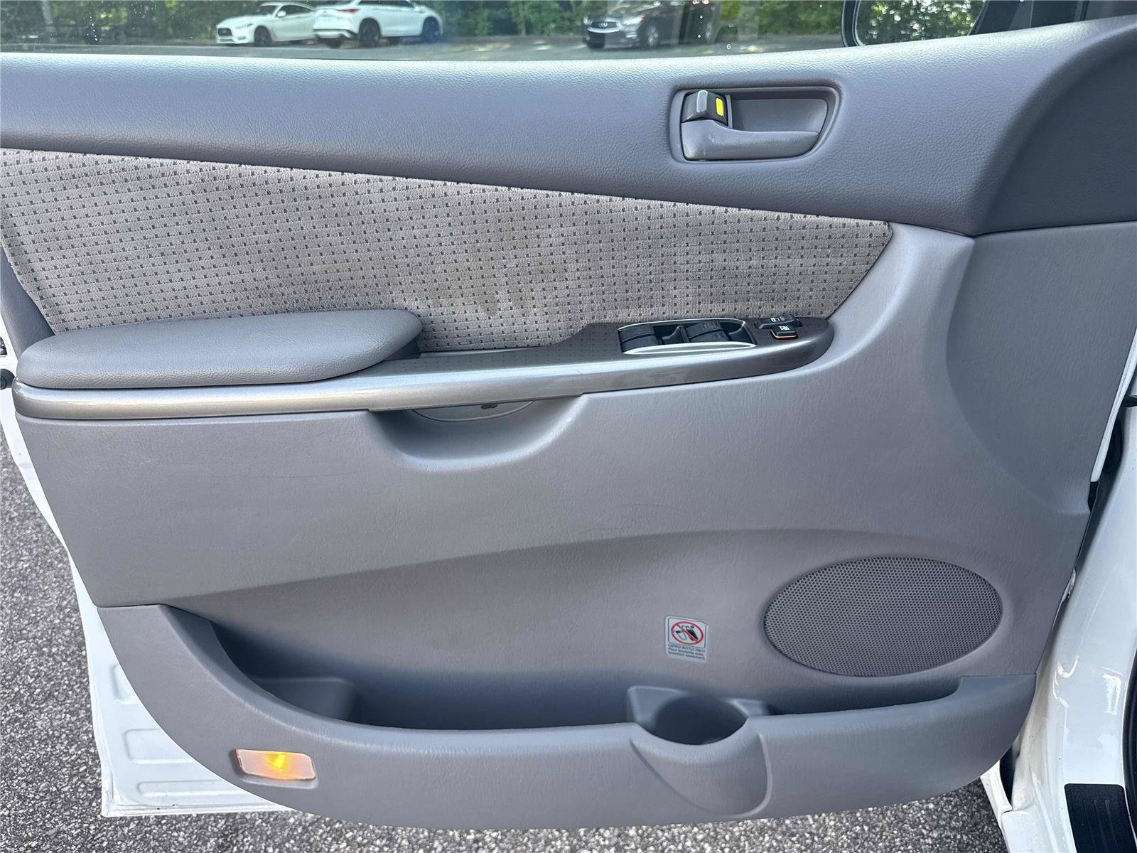 Used 2010 Toyota Sienna FWD image 10