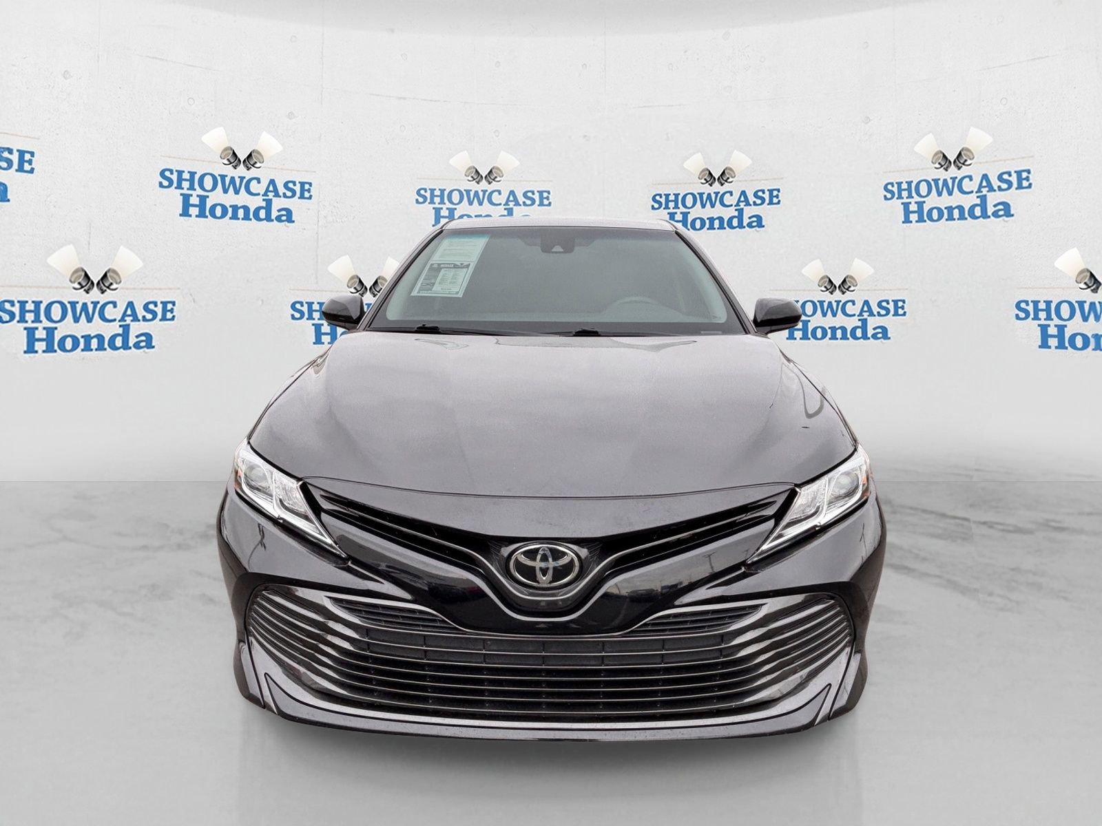Used 2018 Toyota Camry LE FWD image 6