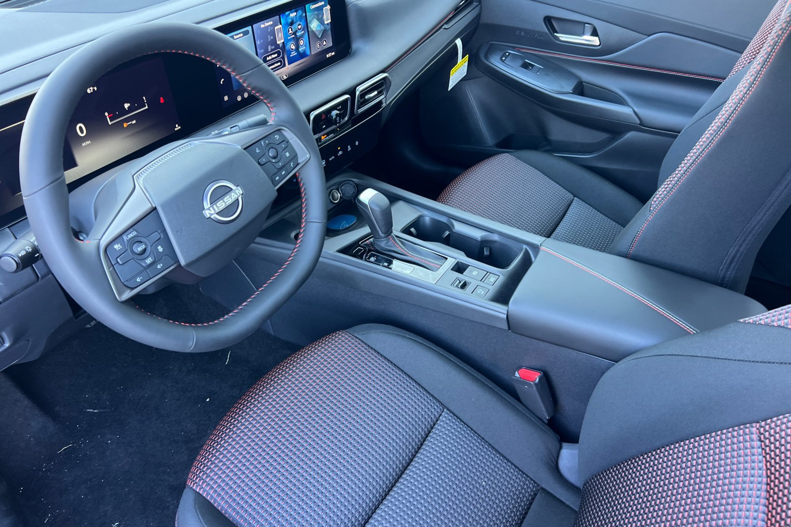 New 2027 Nissan Sentra SR w/ Floor Mat Package FWD image 7