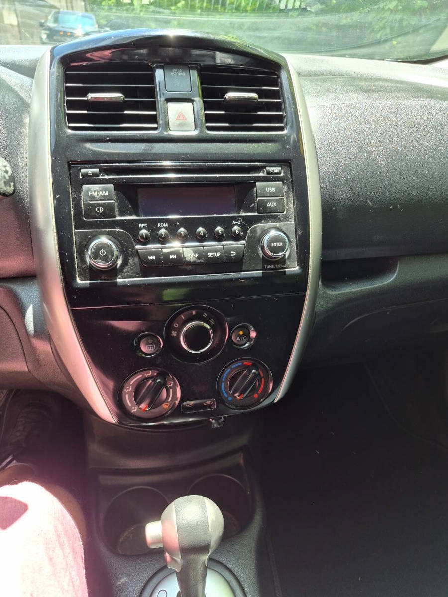 Used 2015 Nissan Versa Note SV FWD image 11