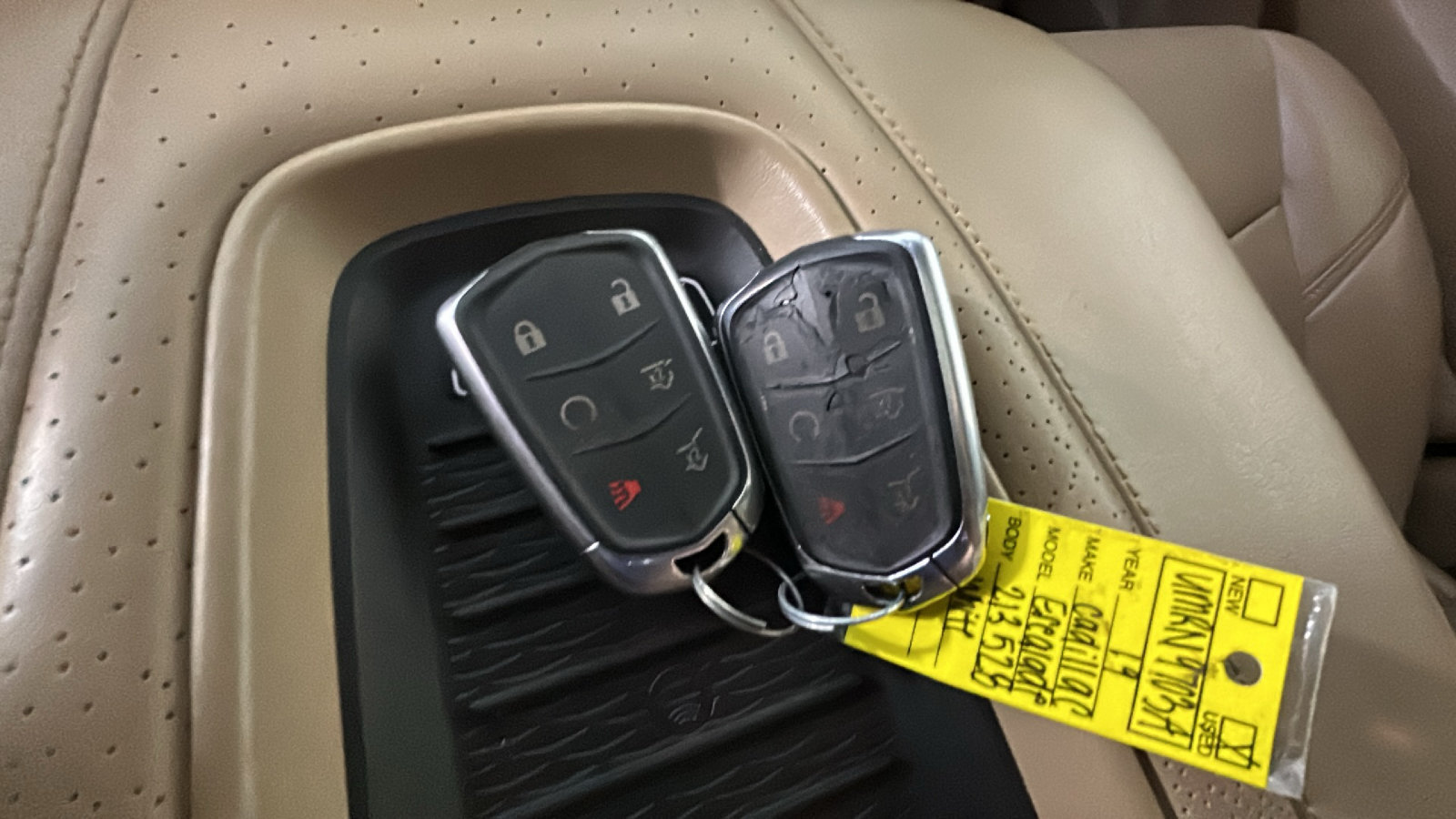 Used 2019 Cadillac Escalade Platinum RWD image 26