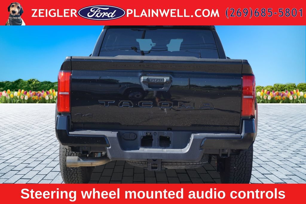 Used 2025 Toyota Tacoma TRD Off-Road AWD/4WD image 4