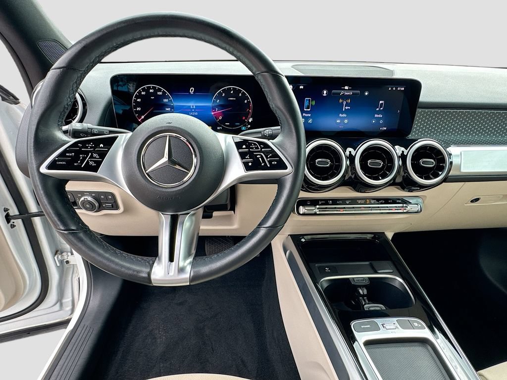 Used 2025 Mercedes-Benz GLB 250 4MATIC image 12