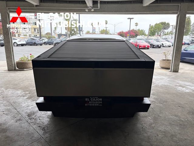 Used 2024 Tesla Cybertruck AWD Crew Cab image 4