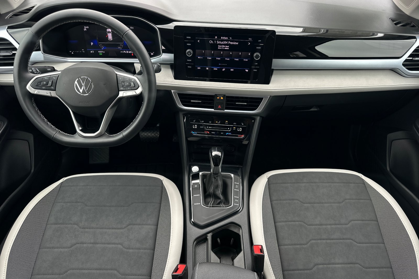 Used 2025 Volkswagen Taos SE FWD image 13