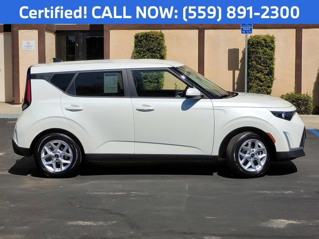 Certified 2025 Kia Soul LX FWD image 4