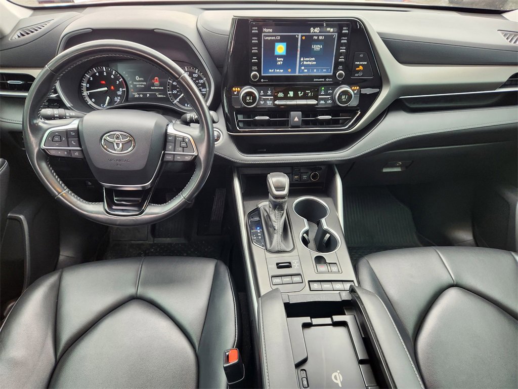 Used 2020 Toyota Highlander XLE image 11