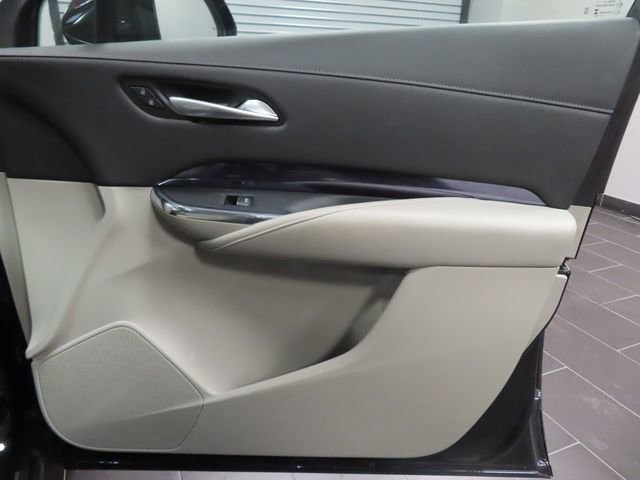 Certified 2023 Cadillac XT4 Luxury w/ Cold Weather Package AWD/4WD image 14