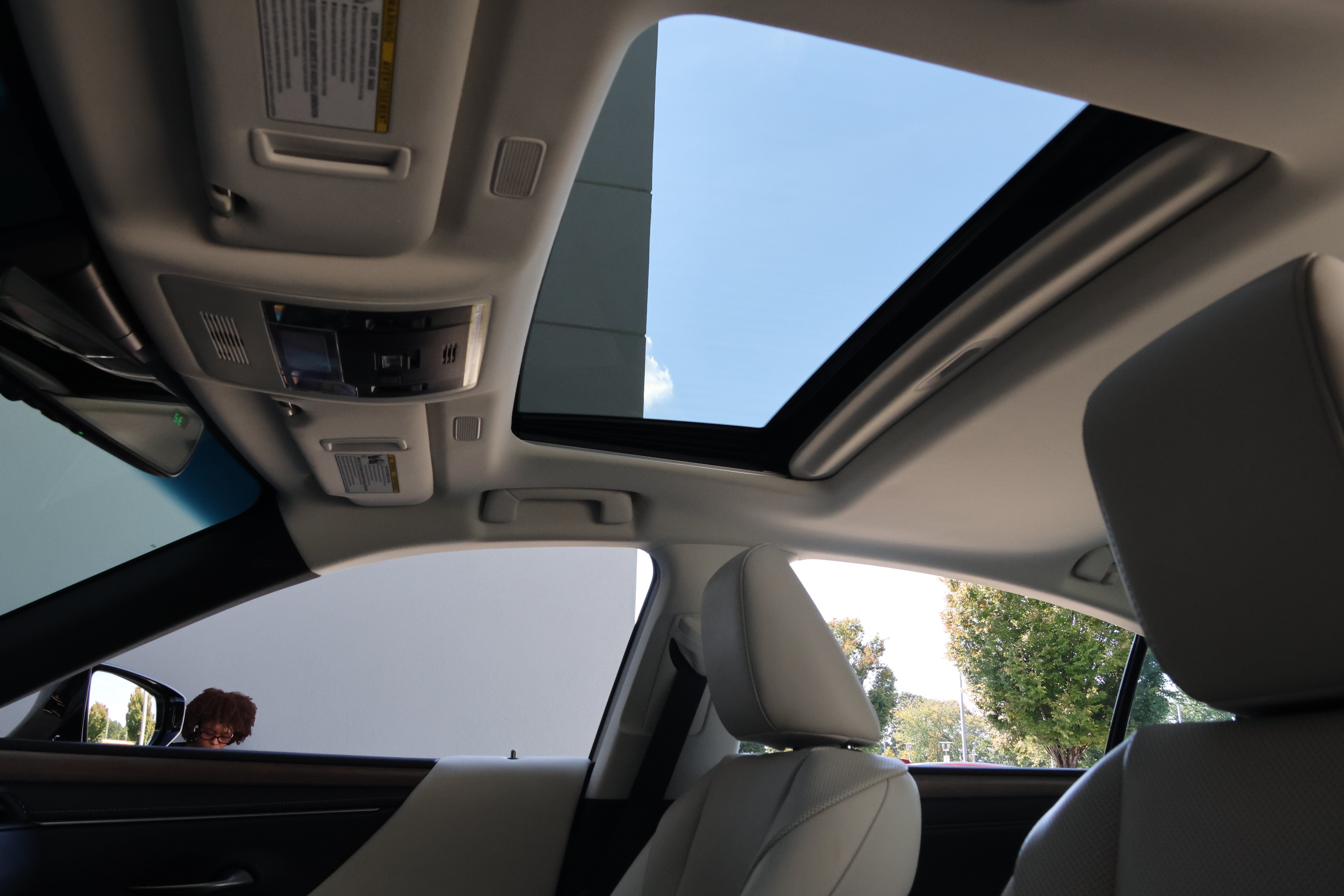 Certified 2024 Lexus ES 350 w/ Premium Package FWD image 30
