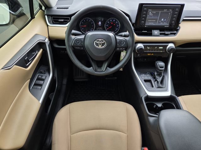 Used 2020 Toyota RAV4 LE image 16