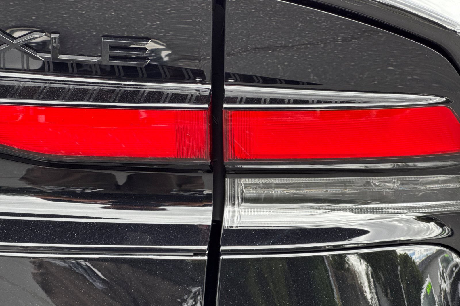 New 2027 Toyota Prius FWD image 32