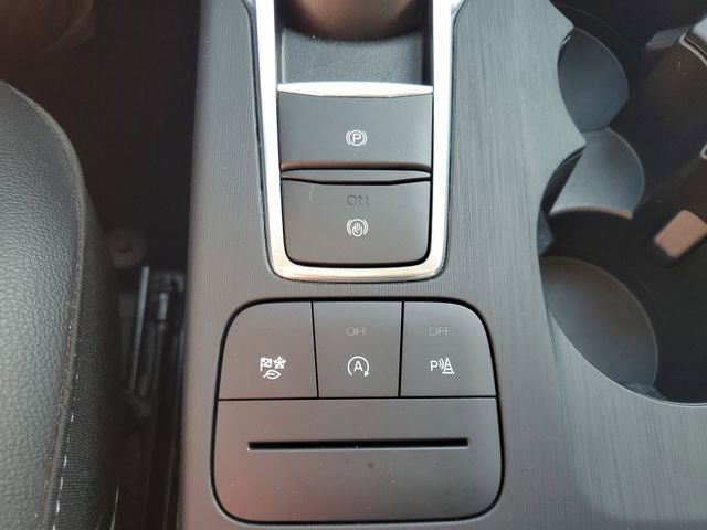 Certified 2022 Ford Escape Titanium w/ Class II Trailer Tow Package image 32