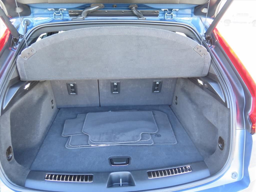 Used 2024 Cadillac XT4 Premium Luxury image 24