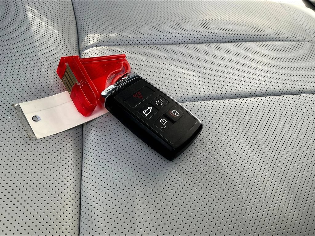 Used 2023 Land Rover Range Rover Sport SE AWD/4WD image 31