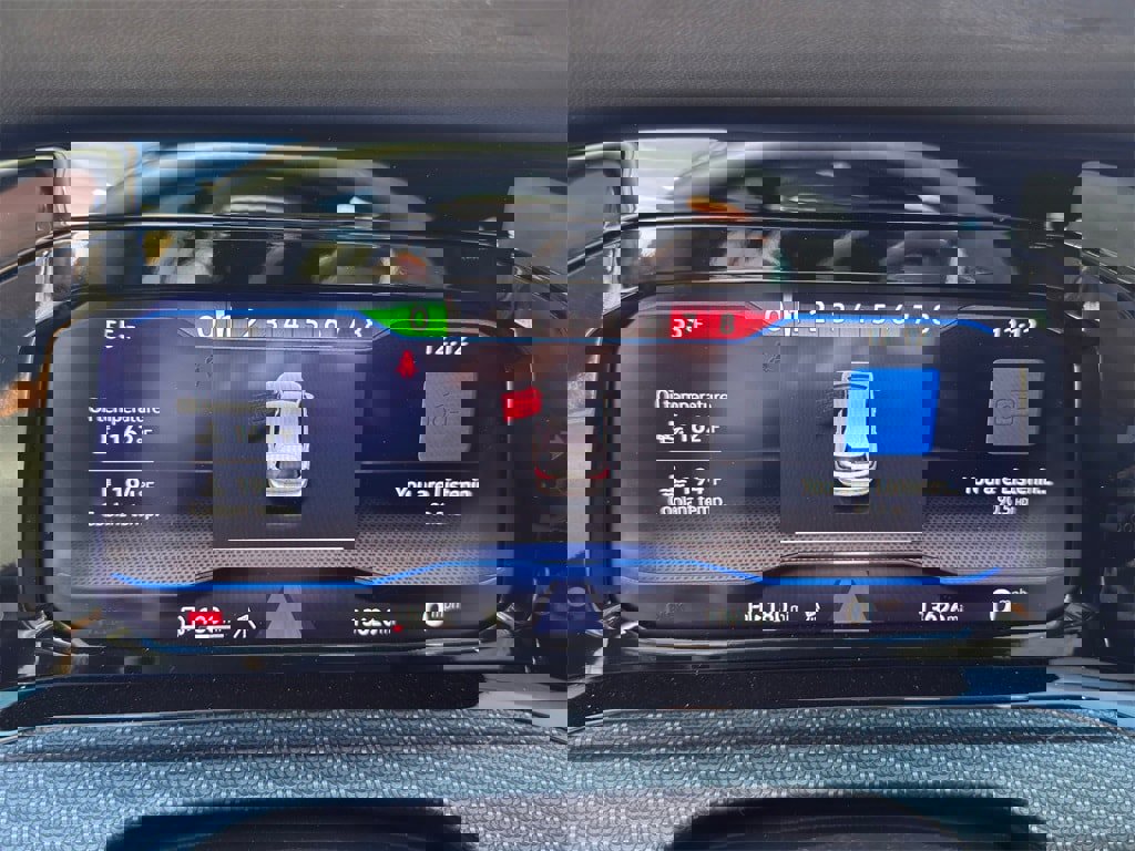 Used 2024 Volkswagen Golf R image 23