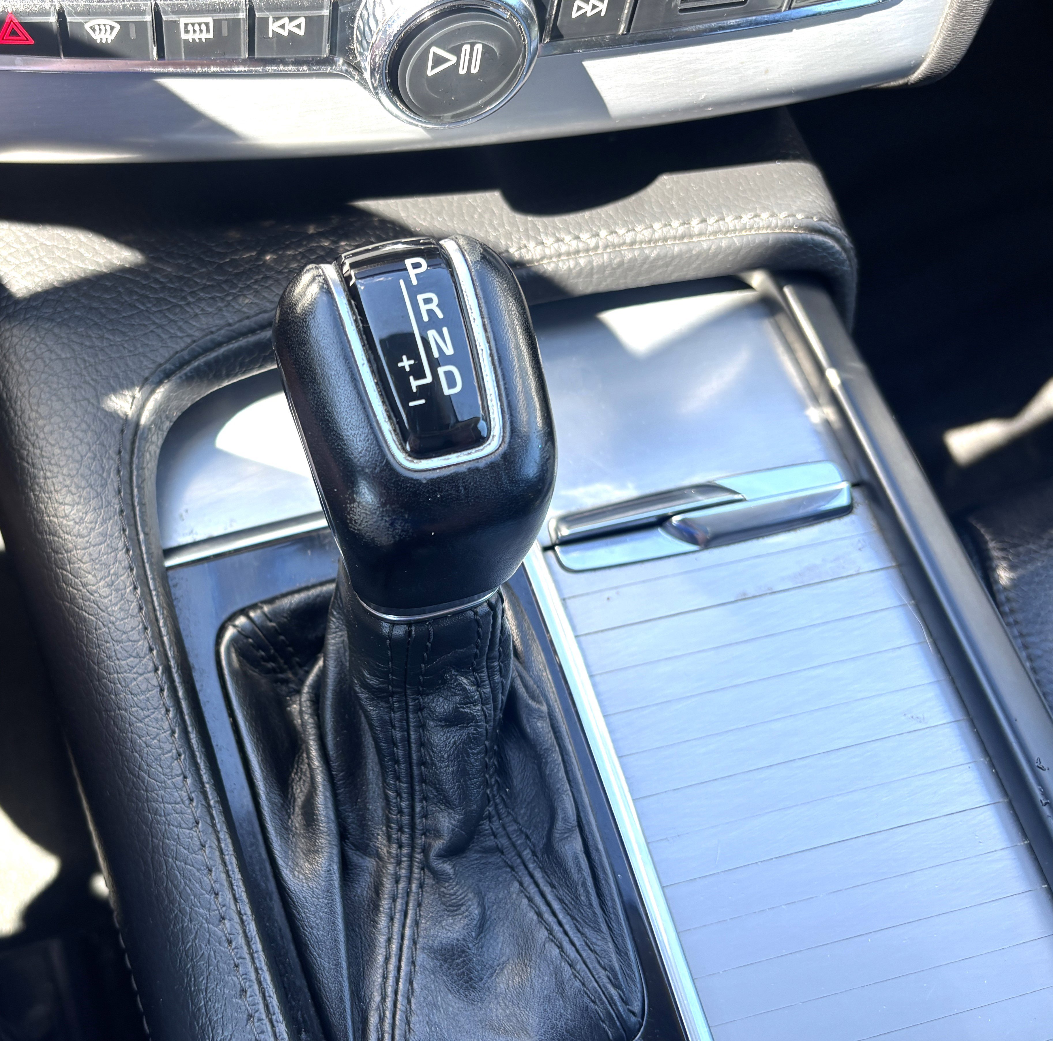 Used 2016 Volvo XC90 T6 Momentum image 26