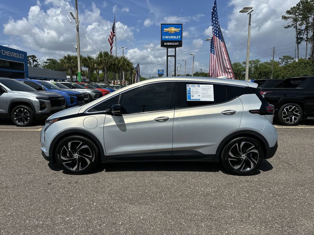 Used 2022 Chevrolet Bolt LT w/ Infotainment Package FWD image 13