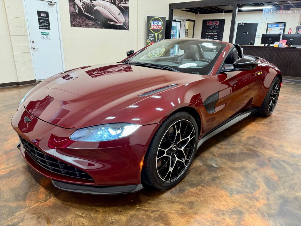 Used 2021 Aston Martin V8 Vantage Roadster image 5