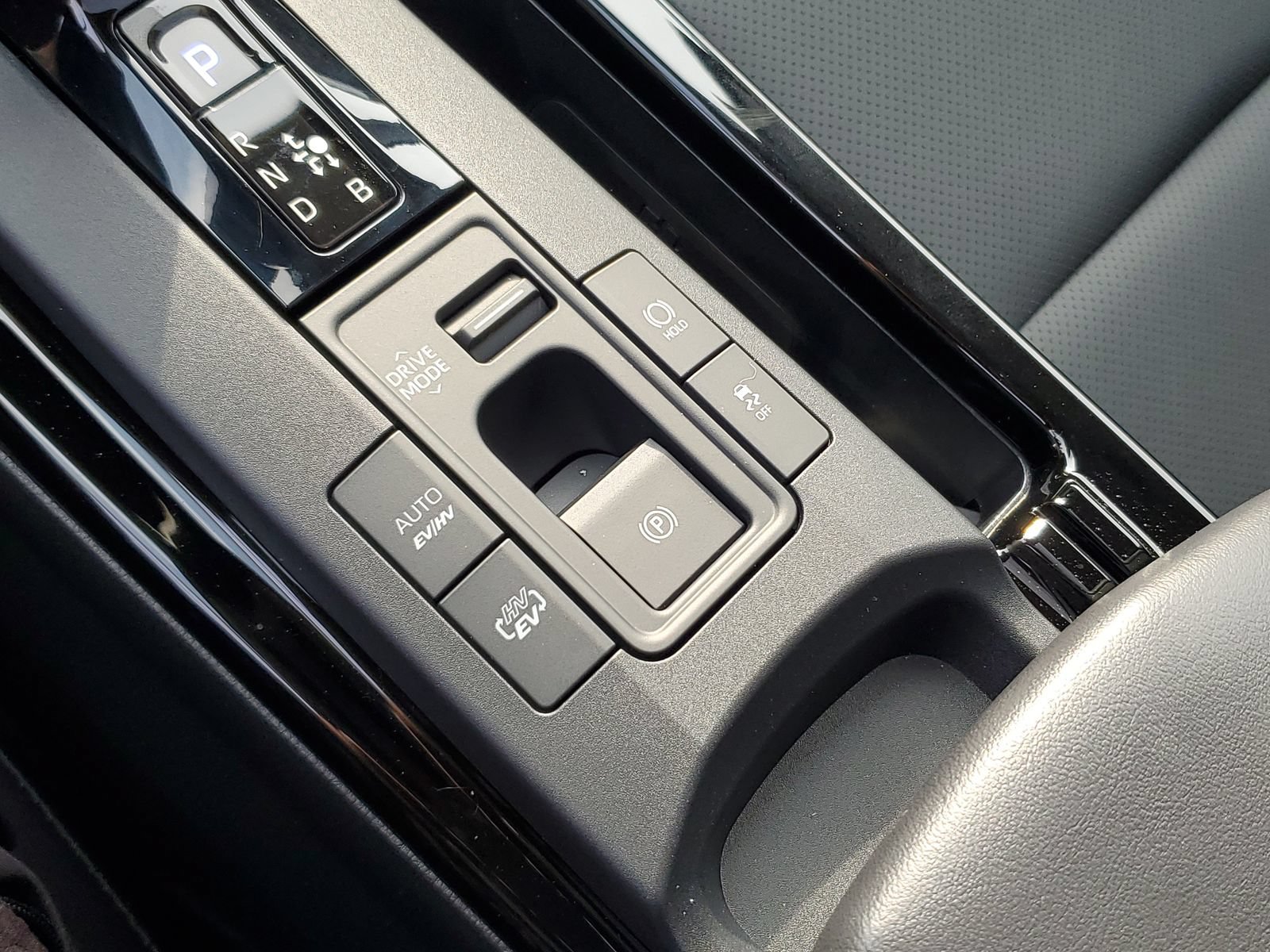 New 2026 Toyota Prius Plug-In Hybrid FWD image 31