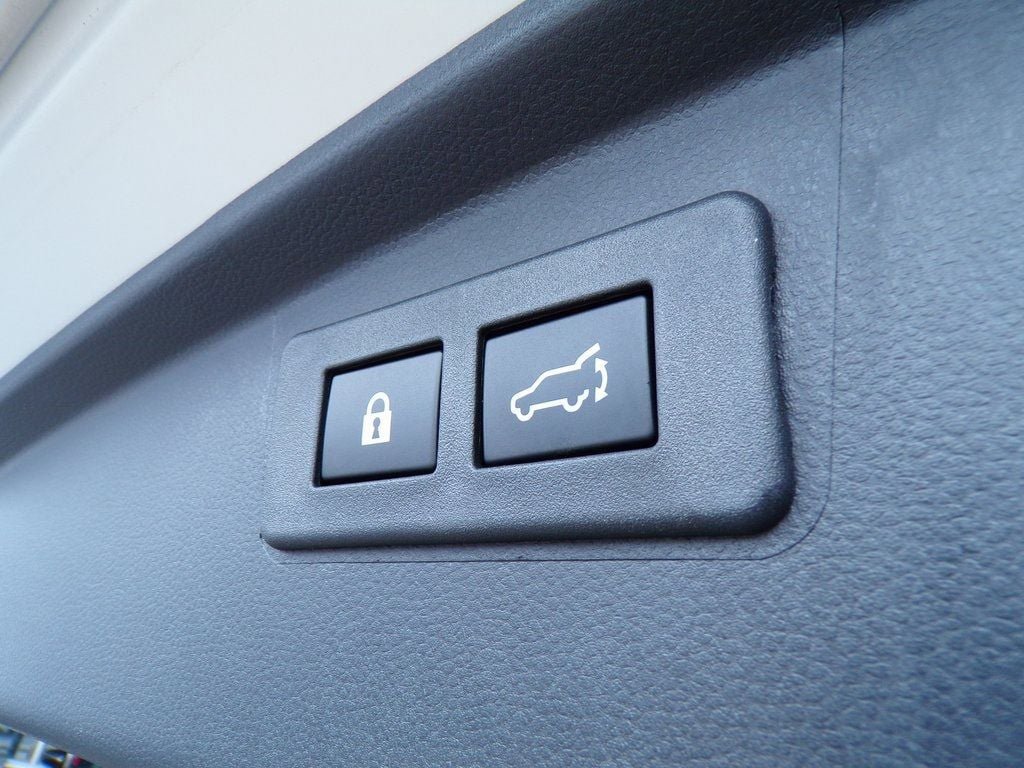 Used 2025 Subaru Outback Limited AWD/4WD image 16